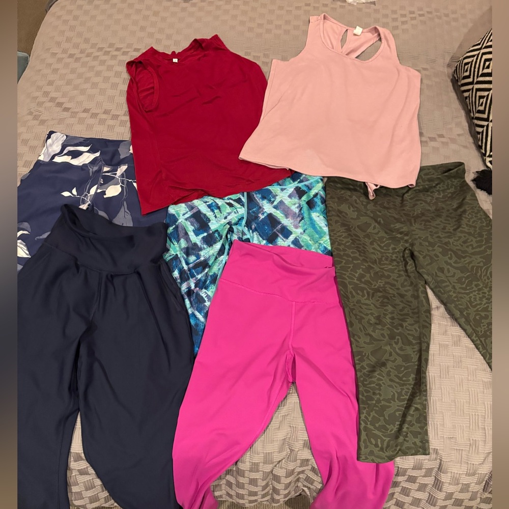 Women’s workout wear size S/M